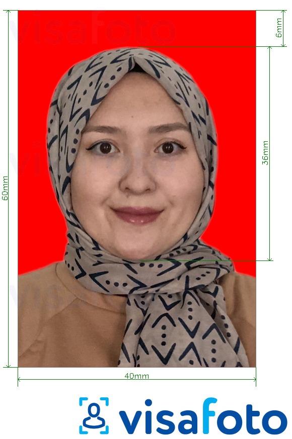 印尼签证4x6厘米红色背景 的标准尺寸照片示例
